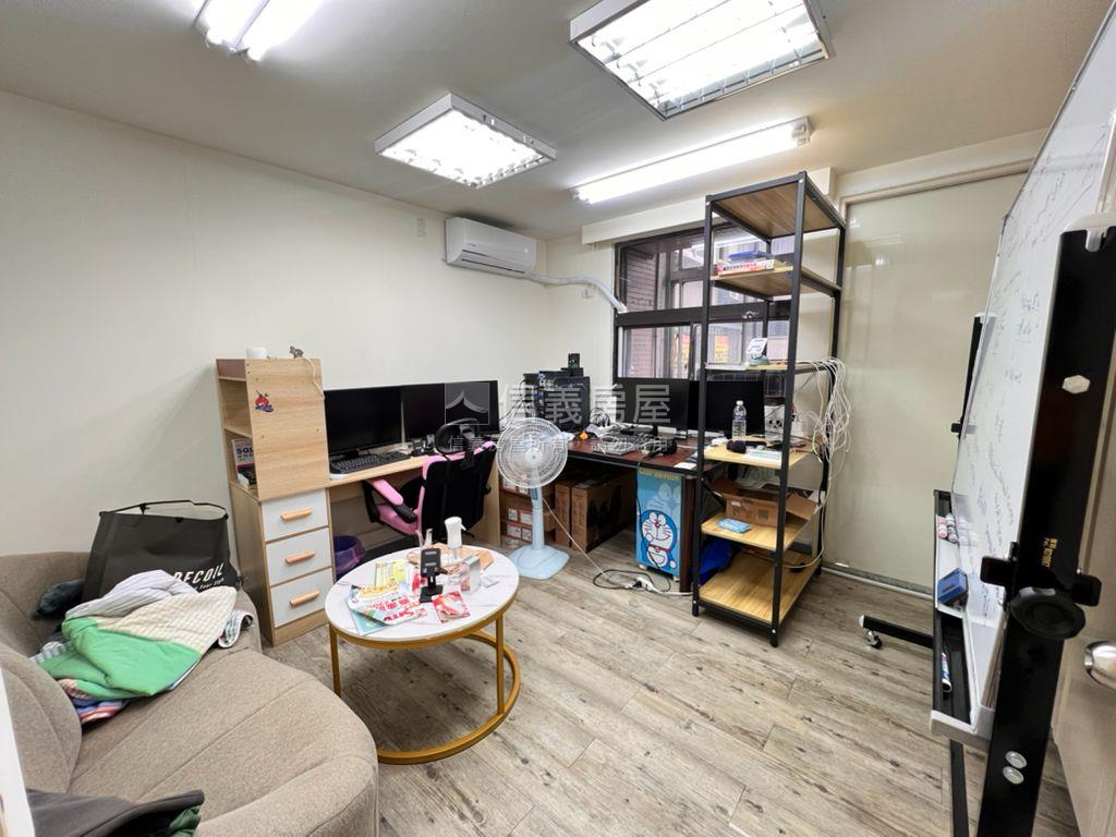 專任！嘉樂邊間三房帶車位房屋室內格局與周邊環境