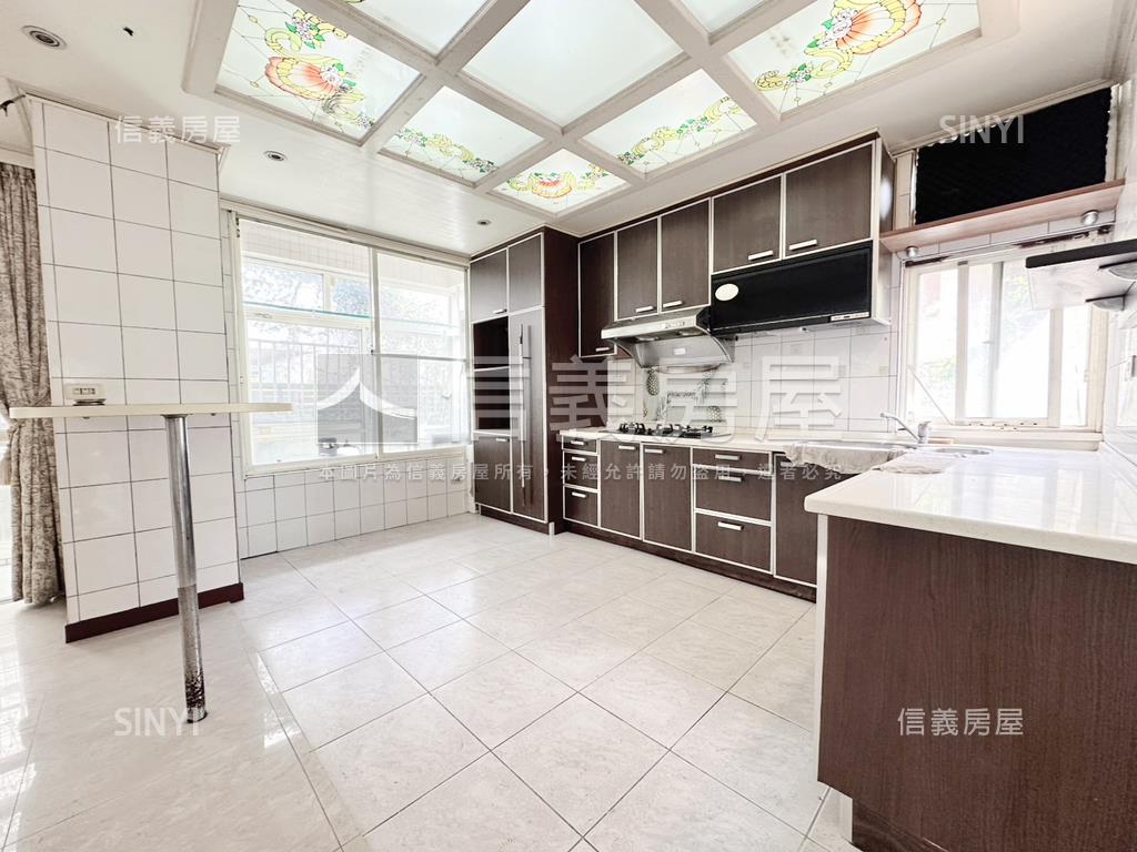 獨棟麗園透天房屋室內格局與周邊環境