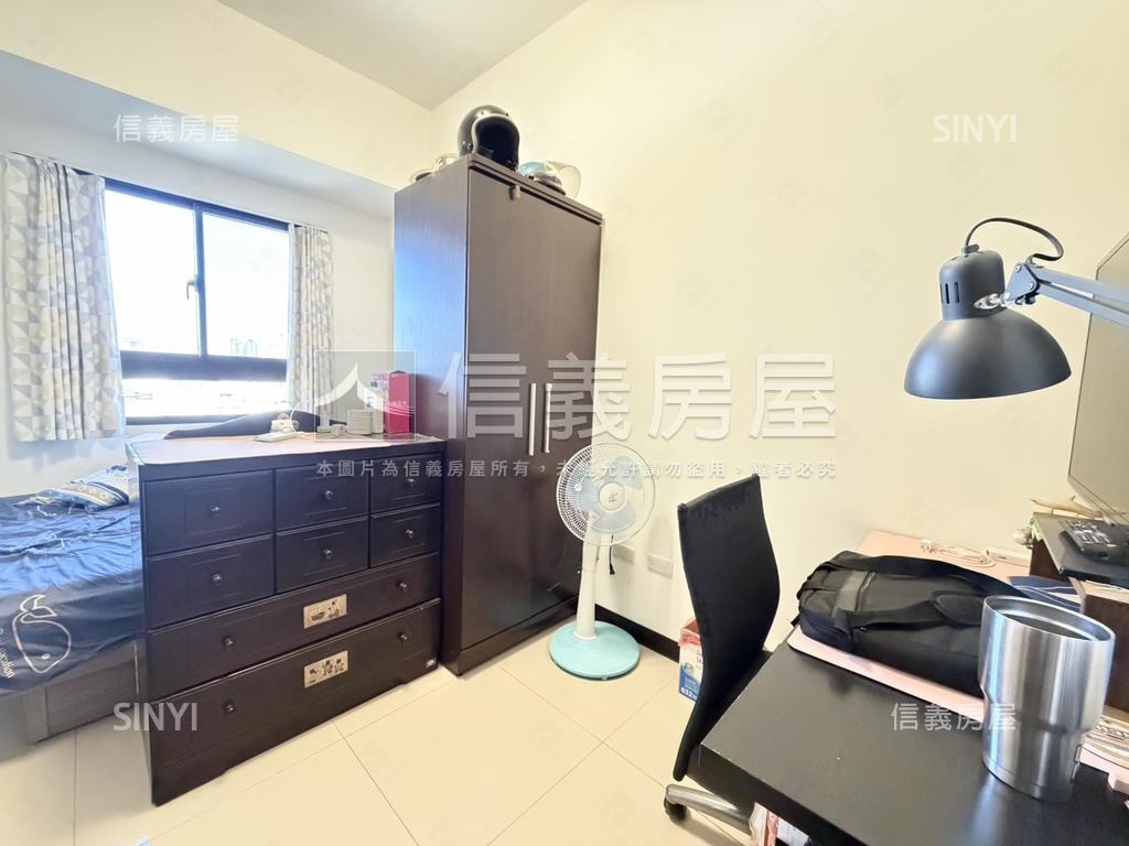 近十三期視野三房平面車位房屋室內格局與周邊環境