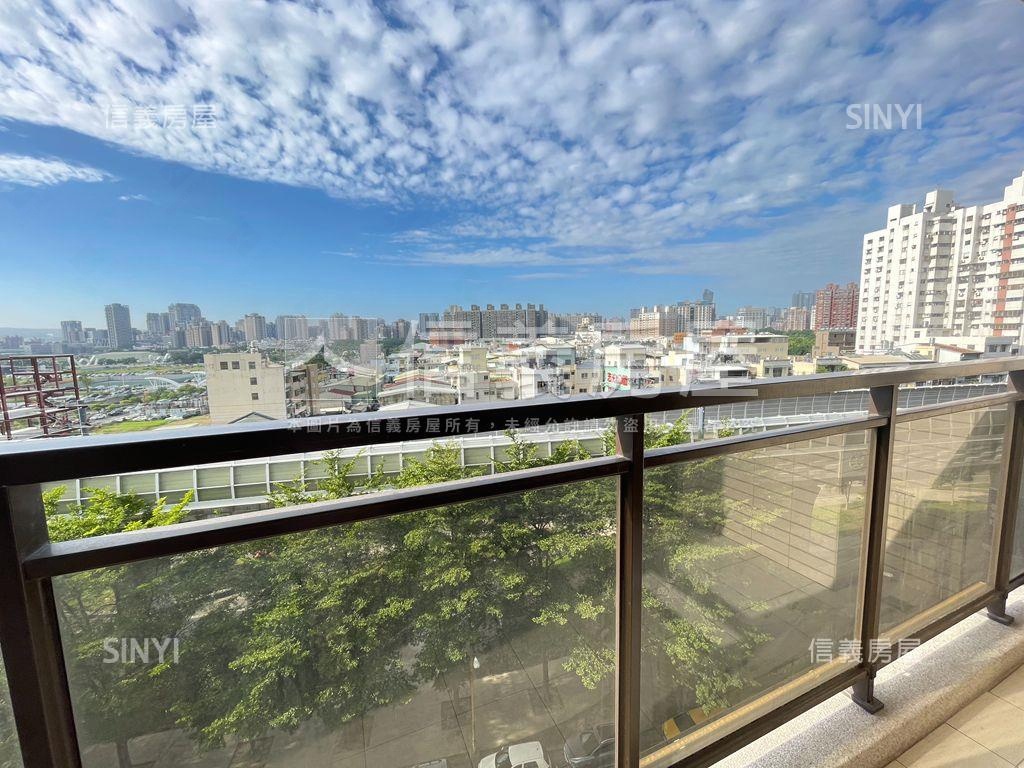 近十三期視野三房平面車位房屋室內格局與周邊環境