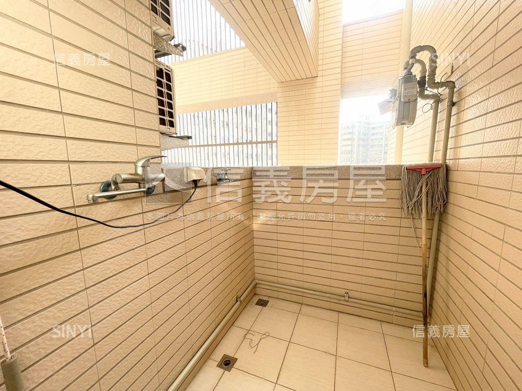 近十三期視野三房平面車位房屋室內格局與周邊環境