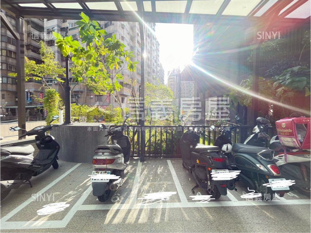 近十三期視野三房平面車位房屋室內格局與周邊環境