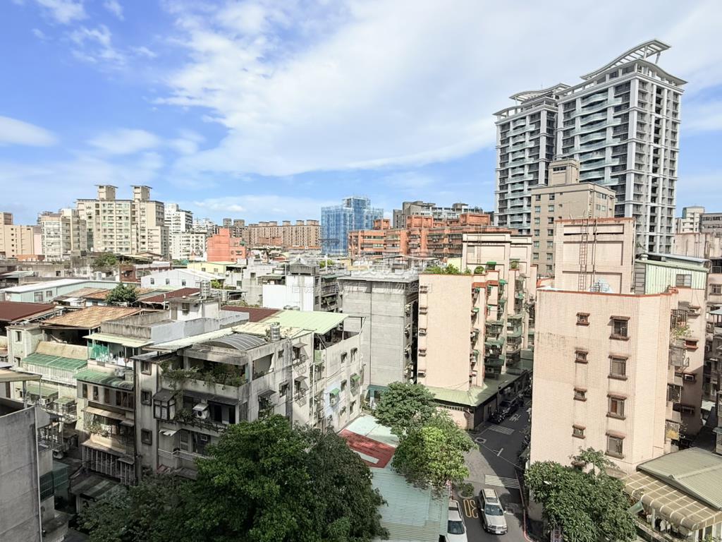 專任蒲陽南山兩房房屋室內格局與周邊環境
