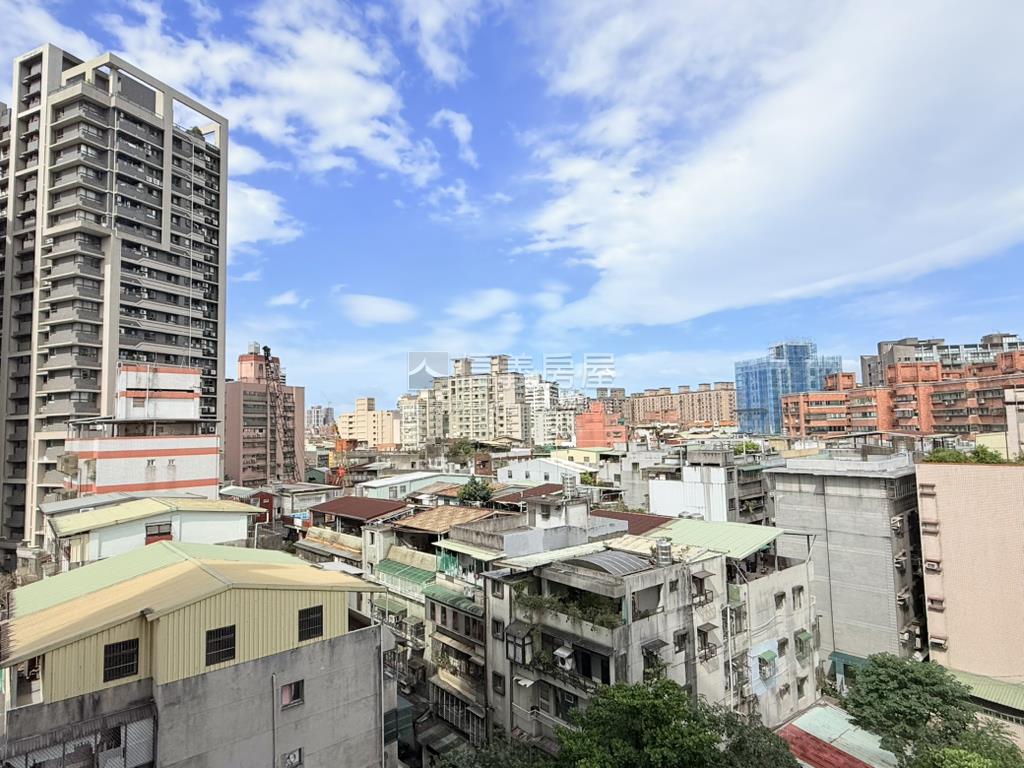 專任蒲陽南山兩房房屋室內格局與周邊環境