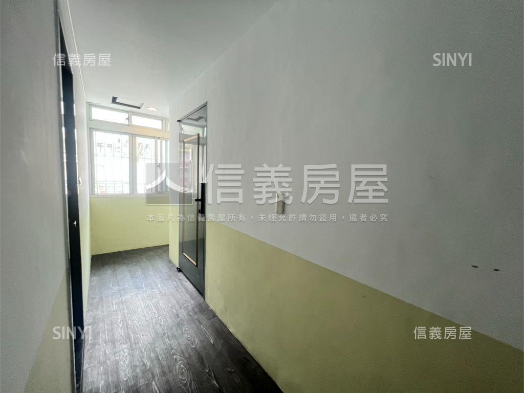 近捷運邊間二樓房屋室內格局與周邊環境