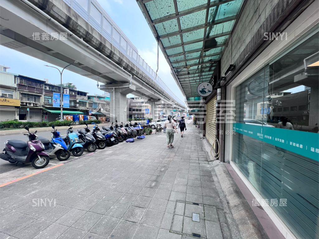 近捷運邊間二樓房屋室內格局與周邊環境