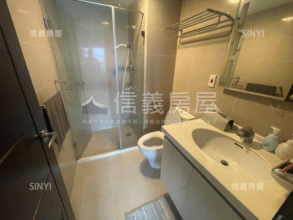 專任美河市河景兩房車位房屋室內格局與周邊環境