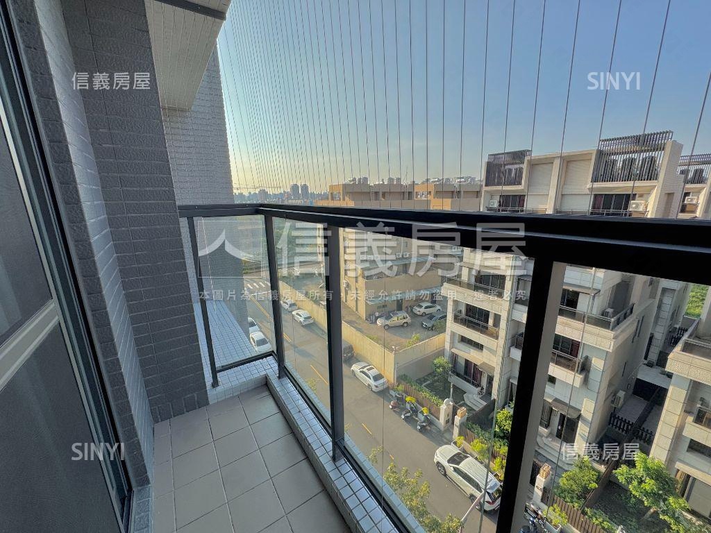 四月泊樂三房平車房屋室內格局與周邊環境