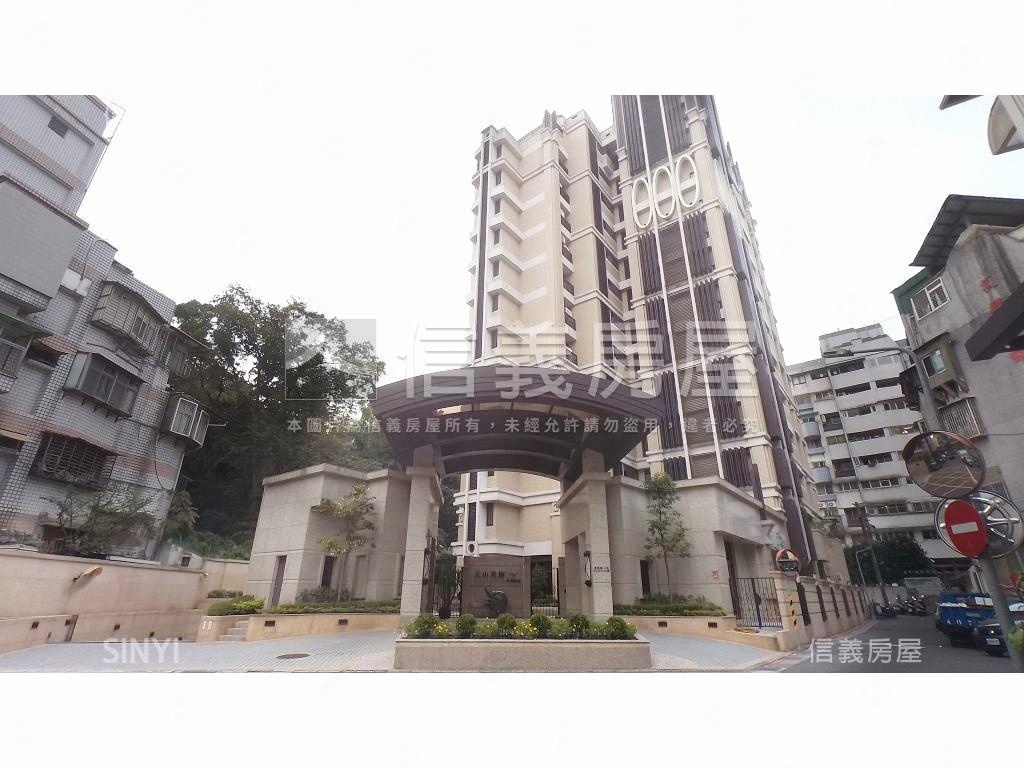 文山秀樹綠意美景三房車位房屋室內格局與周邊環境