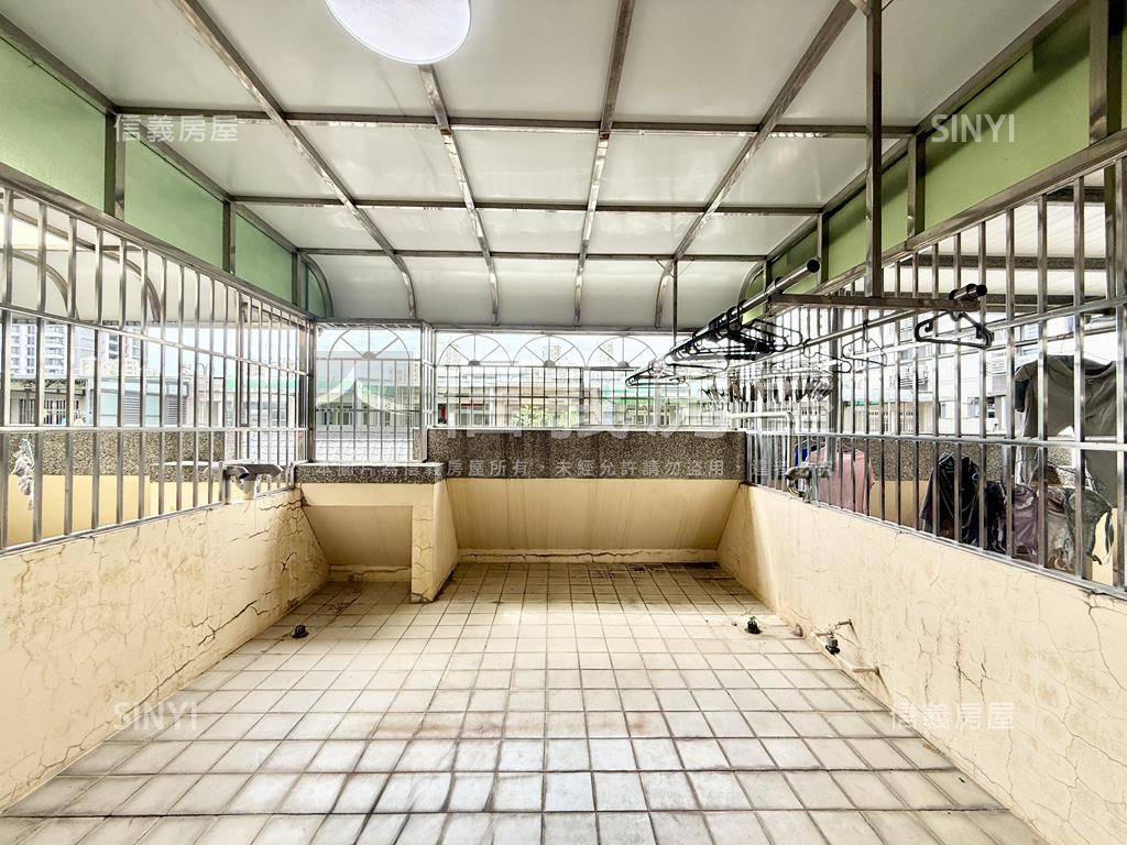 鳳翔國小國中質感車墅房屋室內格局與周邊環境