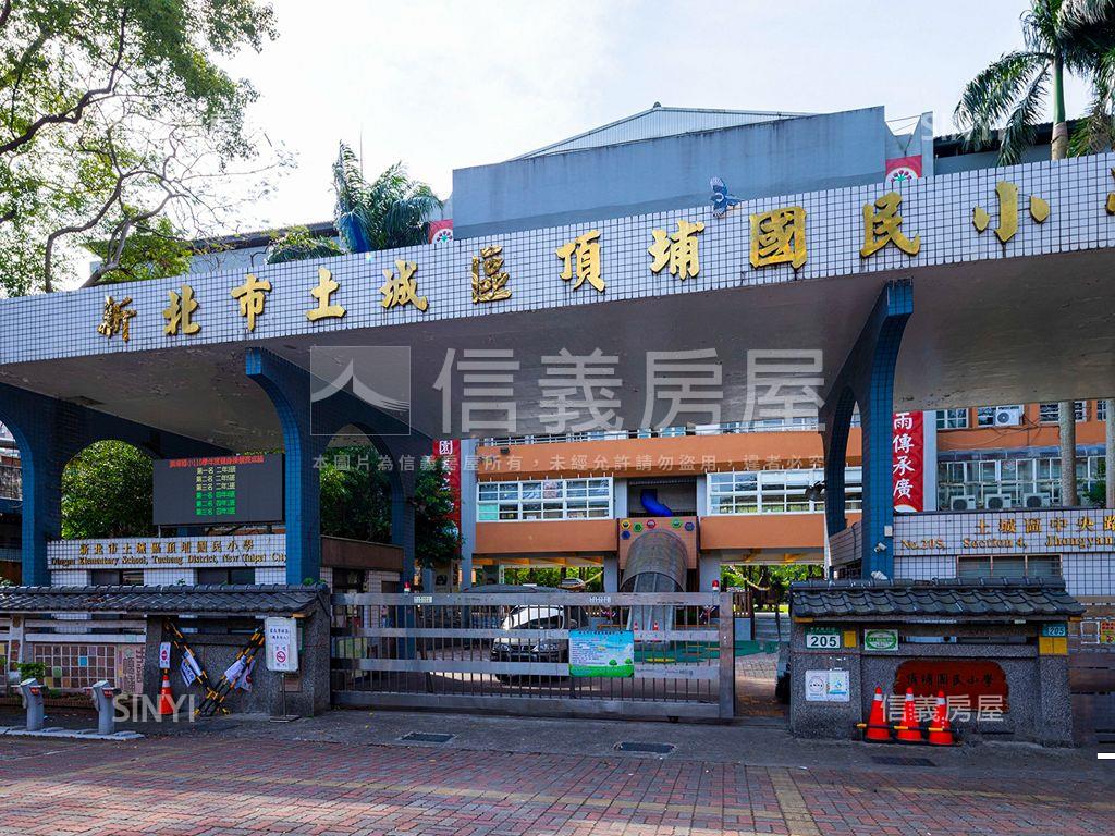新濠岳房屋室內格局與周邊環境
