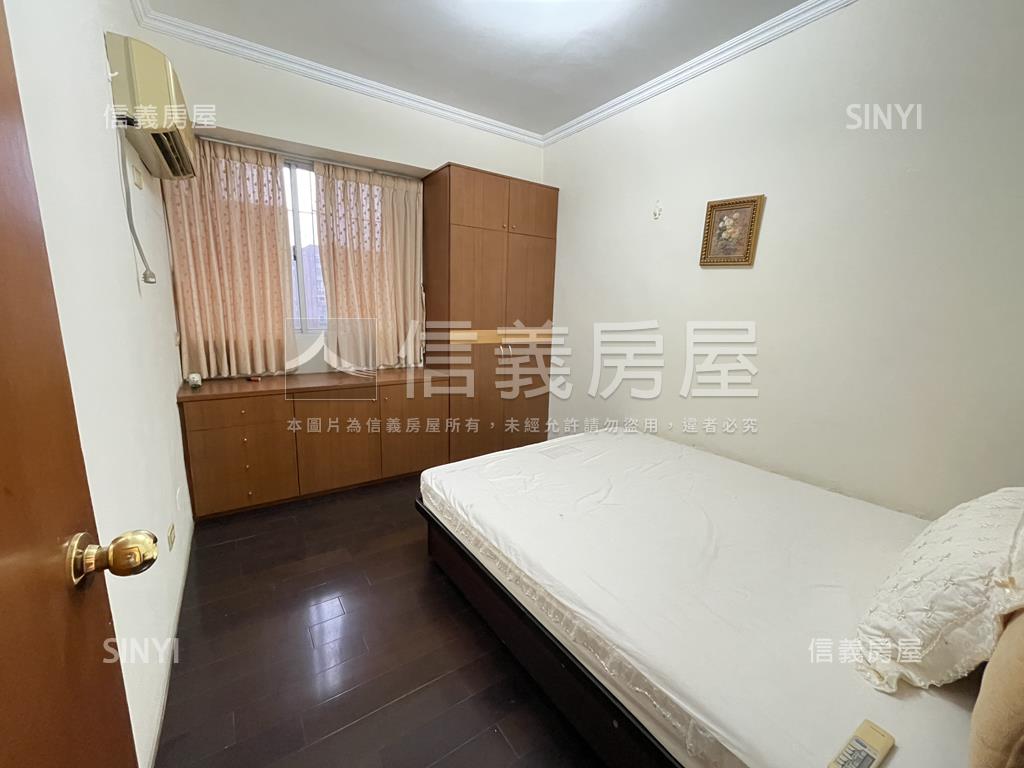 現代高樓３房房屋室內格局與周邊環境