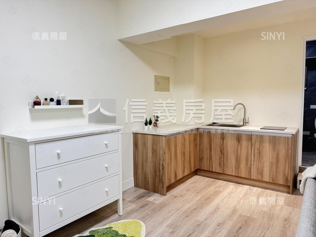 近美麗島２房２衛浴精美宅房屋室內格局與周邊環境