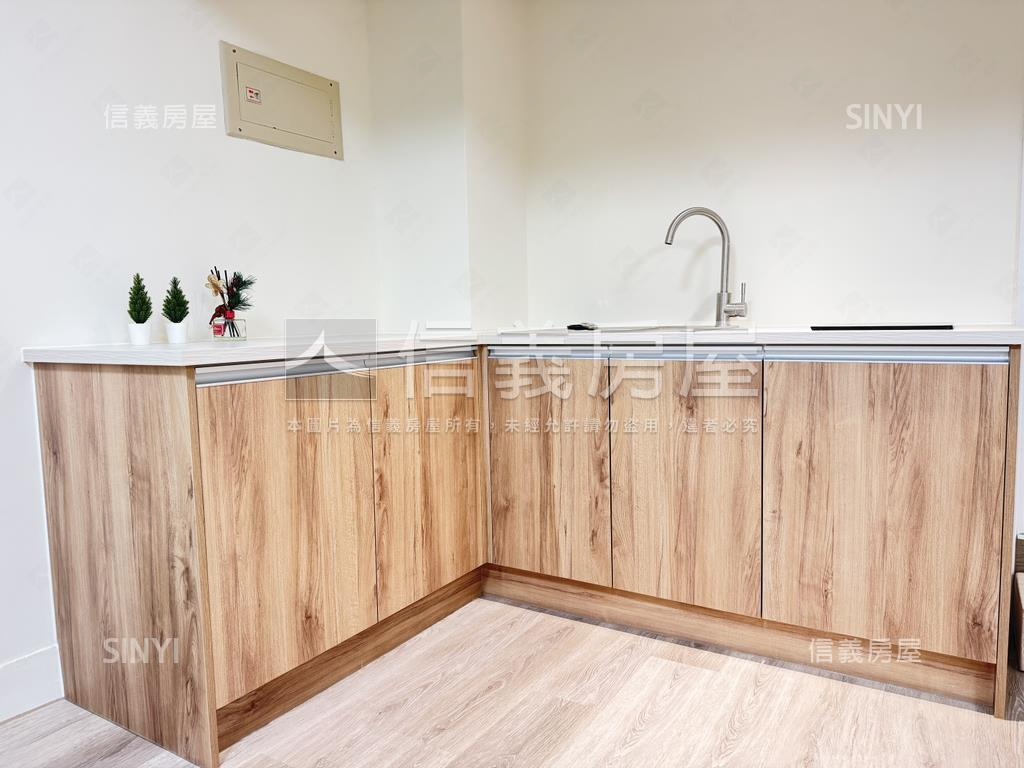 近美麗島２房２衛浴精美宅房屋室內格局與周邊環境