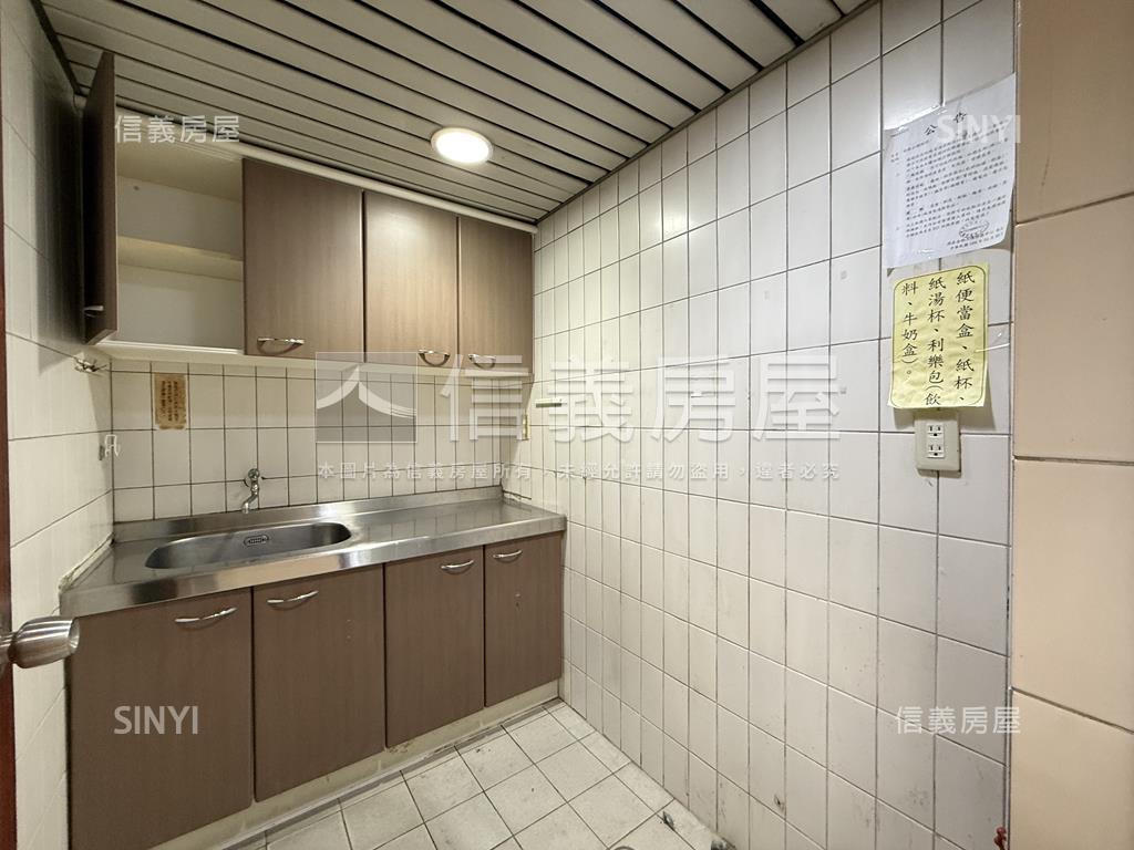 敦南林蔭潤泰美辦房屋室內格局與周邊環境