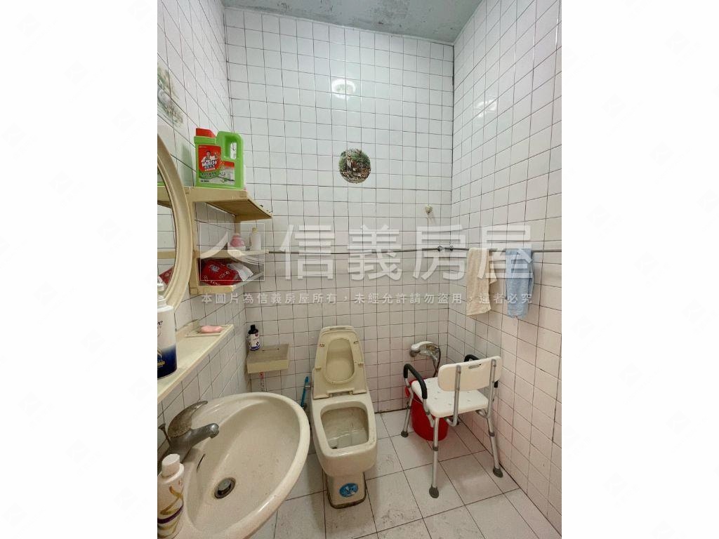 近輕軌，大空間低總價公寓房屋室內格局與周邊環境