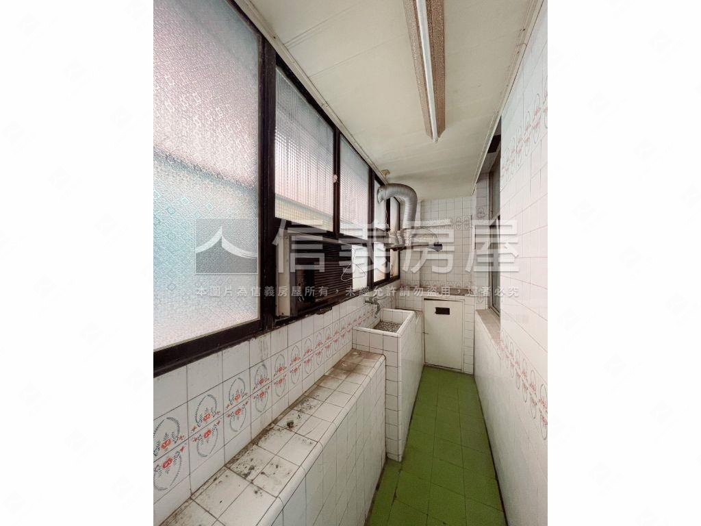 近輕軌，大空間低總價公寓房屋室內格局與周邊環境