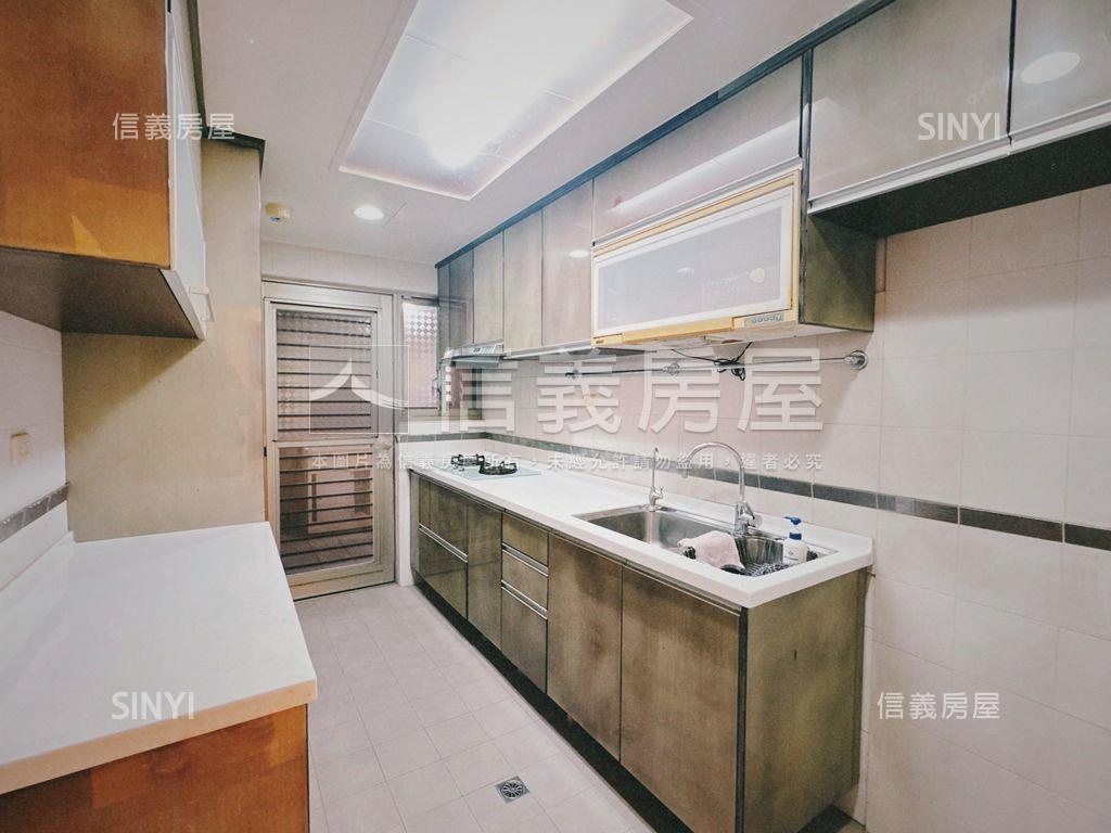 麗湖拓真鋼骨四房房屋室內格局與周邊環境