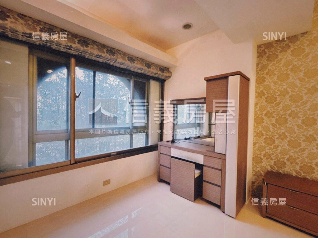 麗湖拓真鋼骨四房房屋室內格局與周邊環境