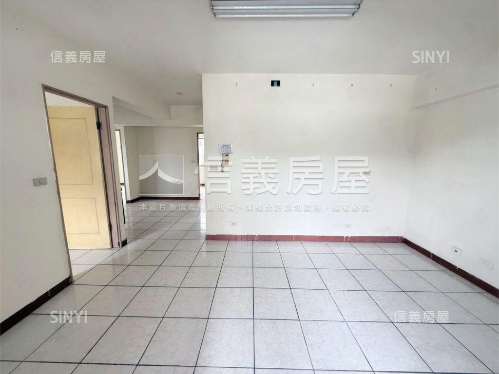 ★專任近中正路四房華廈房屋室內格局與周邊環境