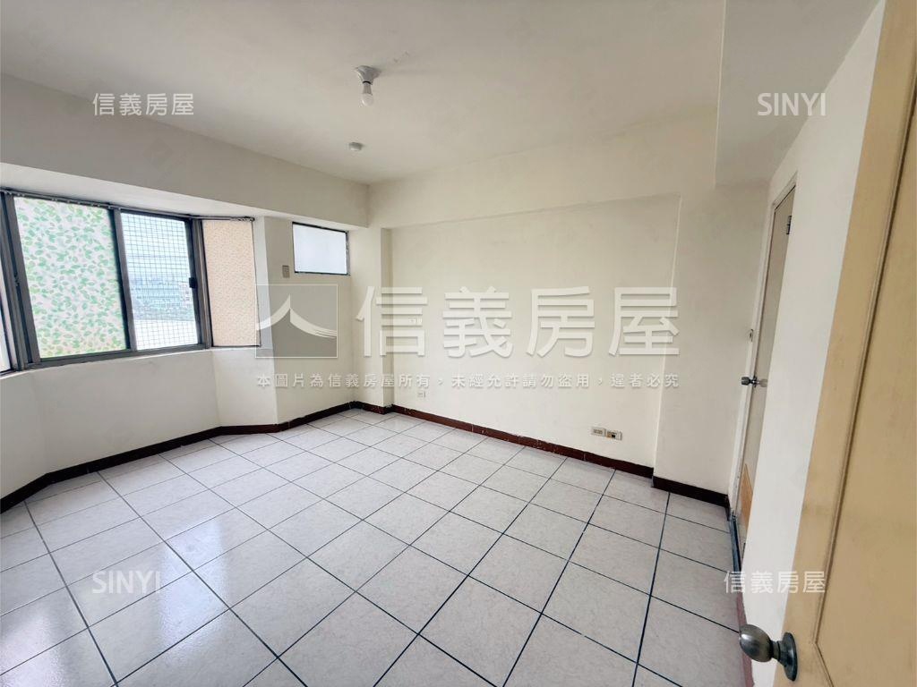 ★專任近中正路四房華廈房屋室內格局與周邊環境