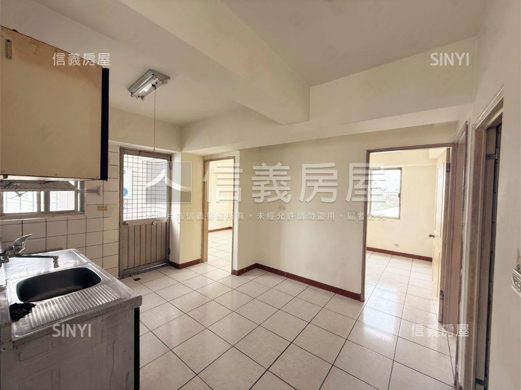 ★專任近中正路四房華廈房屋室內格局與周邊環境
