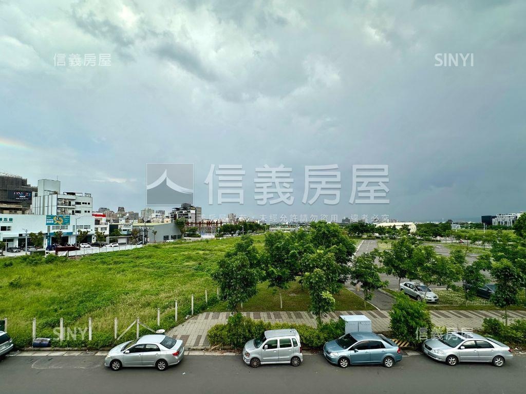 單元二、三旁邊間臨路透天房屋室內格局與周邊環境