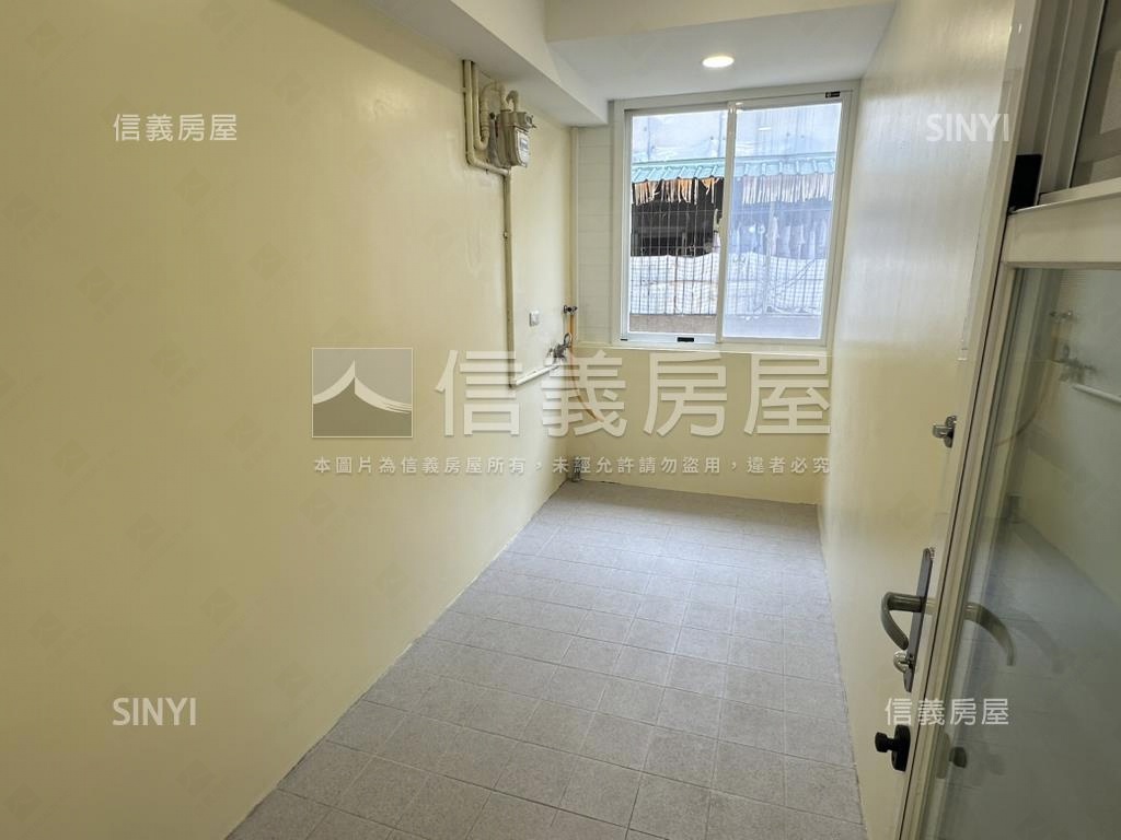 就看這間捷運美宅房屋室內格局與周邊環境