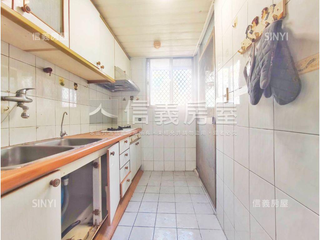 東泰２期建工商圈美三房房屋室內格局與周邊環境