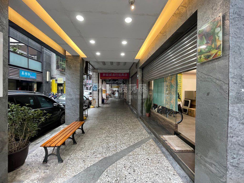 【店】明湖學校影城商圈房屋室內格局與周邊環境