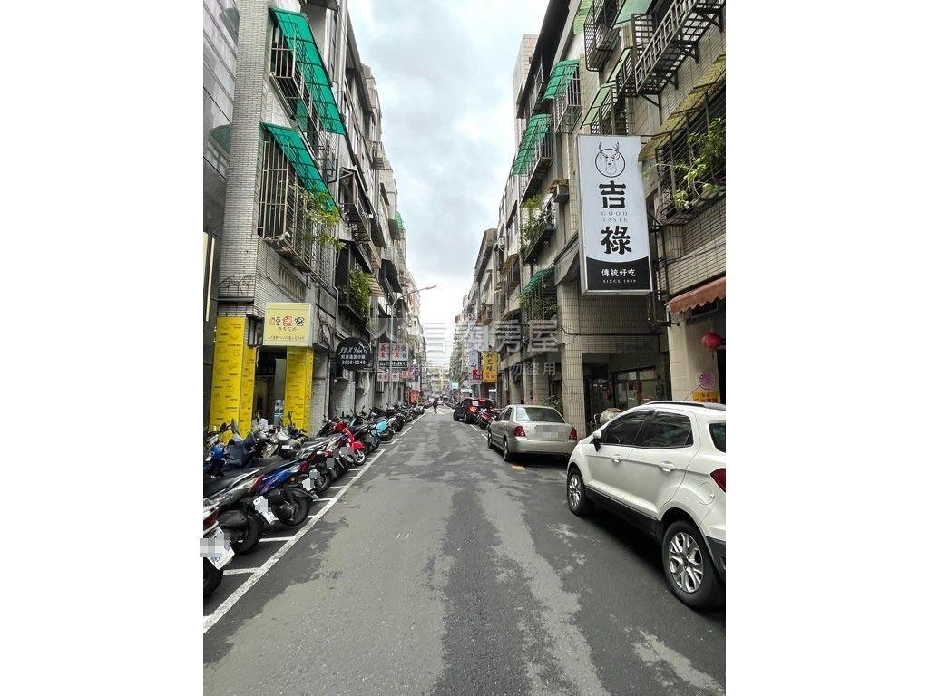 【店】明湖學校影城商圈房屋室內格局與周邊環境