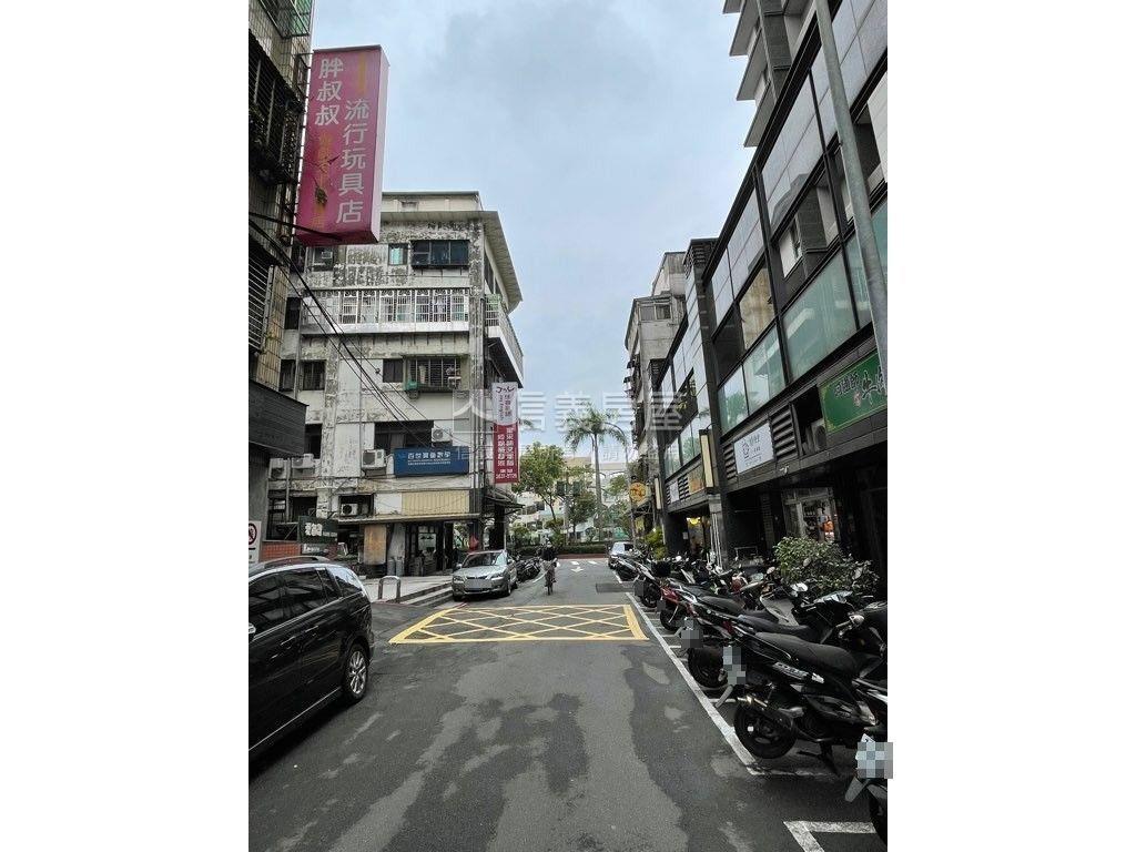 【店】明湖學校影城商圈房屋室內格局與周邊環境