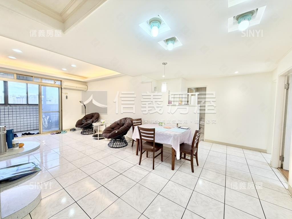 環球名人花園遠眺景觀４房房屋室內格局與周邊環境