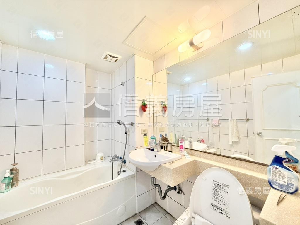 環球名人花園遠眺景觀４房房屋室內格局與周邊環境