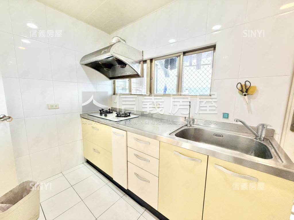 環球名人花園遠眺景觀４房房屋室內格局與周邊環境