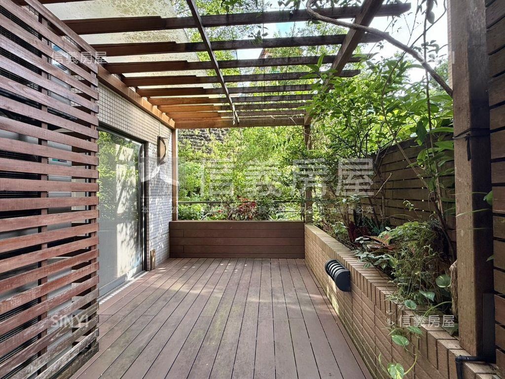 涵碧園豪邸露臺戶房屋室內格局與周邊環境