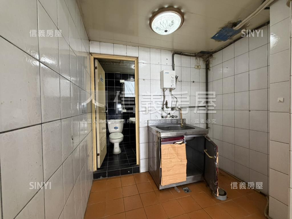 專任黃金透天改建題材房屋室內格局與周邊環境