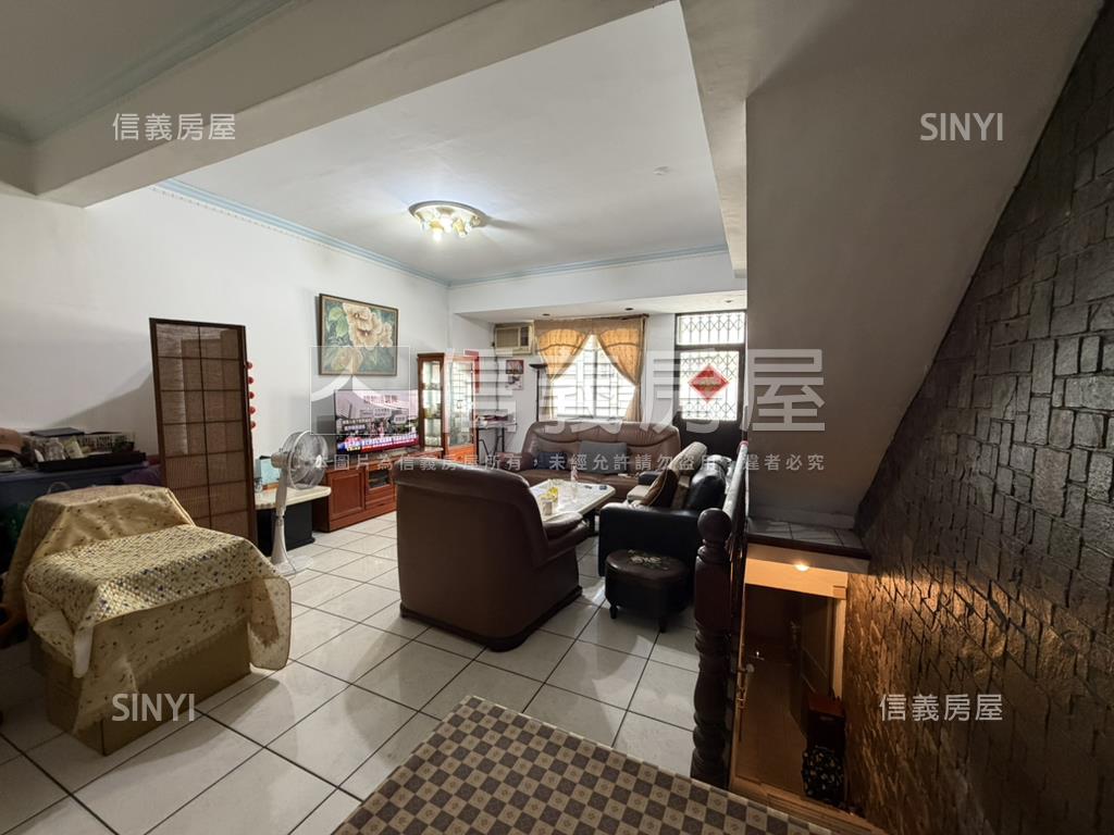 專任黃金透天改建題材房屋室內格局與周邊環境