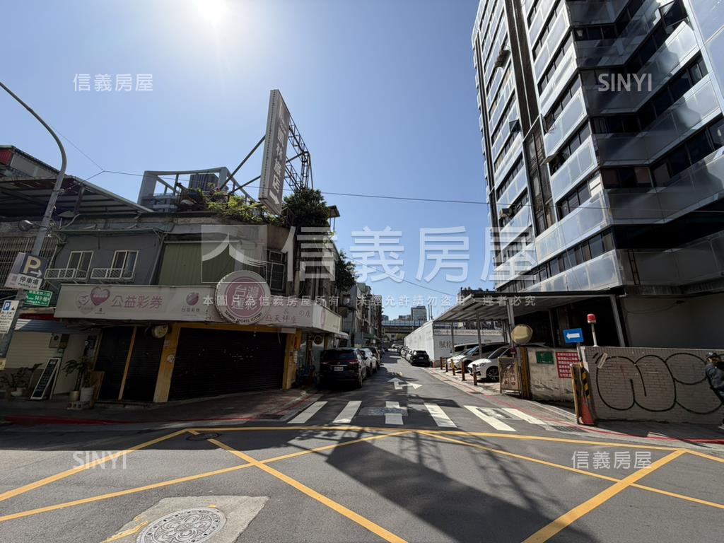 專任黃金透天改建題材房屋室內格局與周邊環境