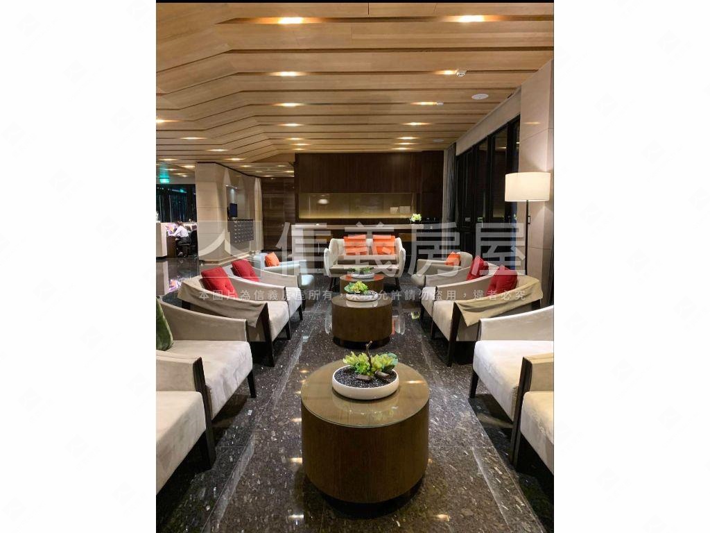 鉑金苑漂亮兩房車位房屋室內格局與周邊環境