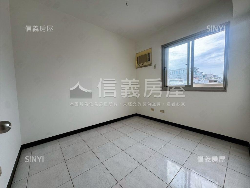 社區單純三房車位房屋室內格局與周邊環境