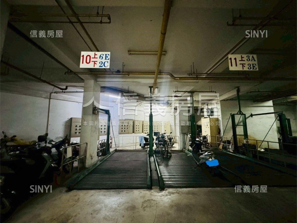 社區單純三房車位房屋室內格局與周邊環境
