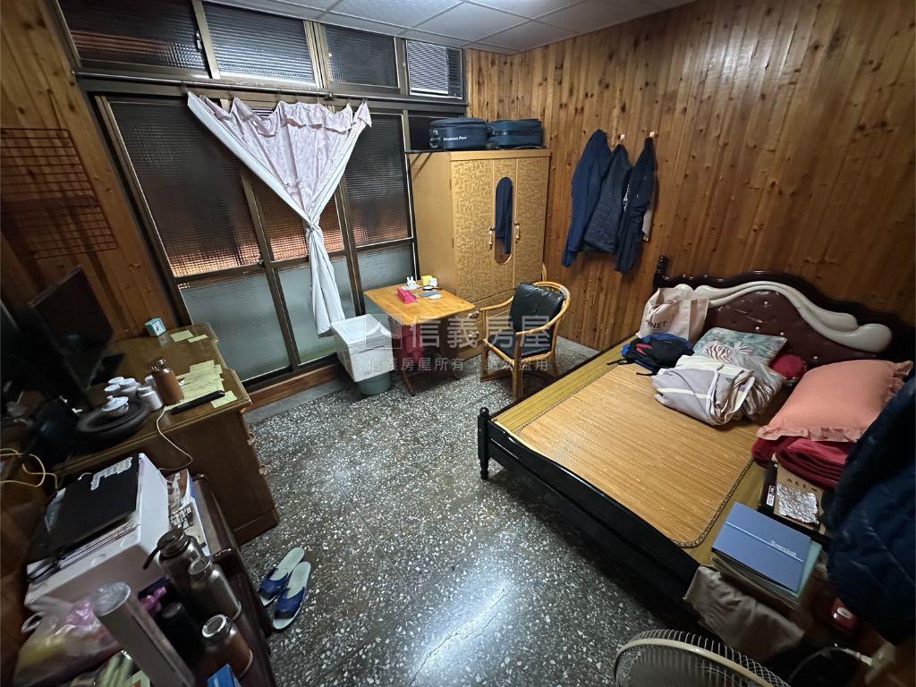 新仁七街稀有角間透天房屋室內格局與周邊環境