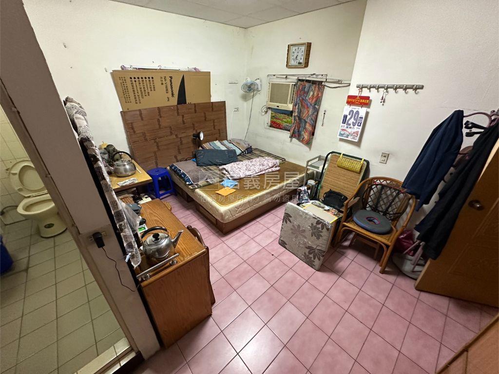 新仁七街稀有角間透天房屋室內格局與周邊環境