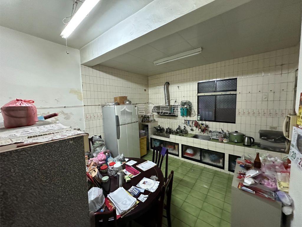 新仁七街稀有角間透天房屋室內格局與周邊環境