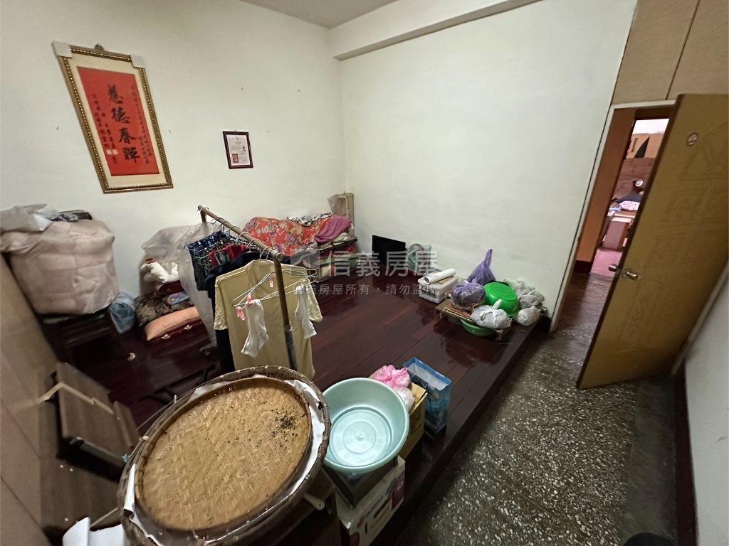 新仁七街稀有角間透天房屋室內格局與周邊環境