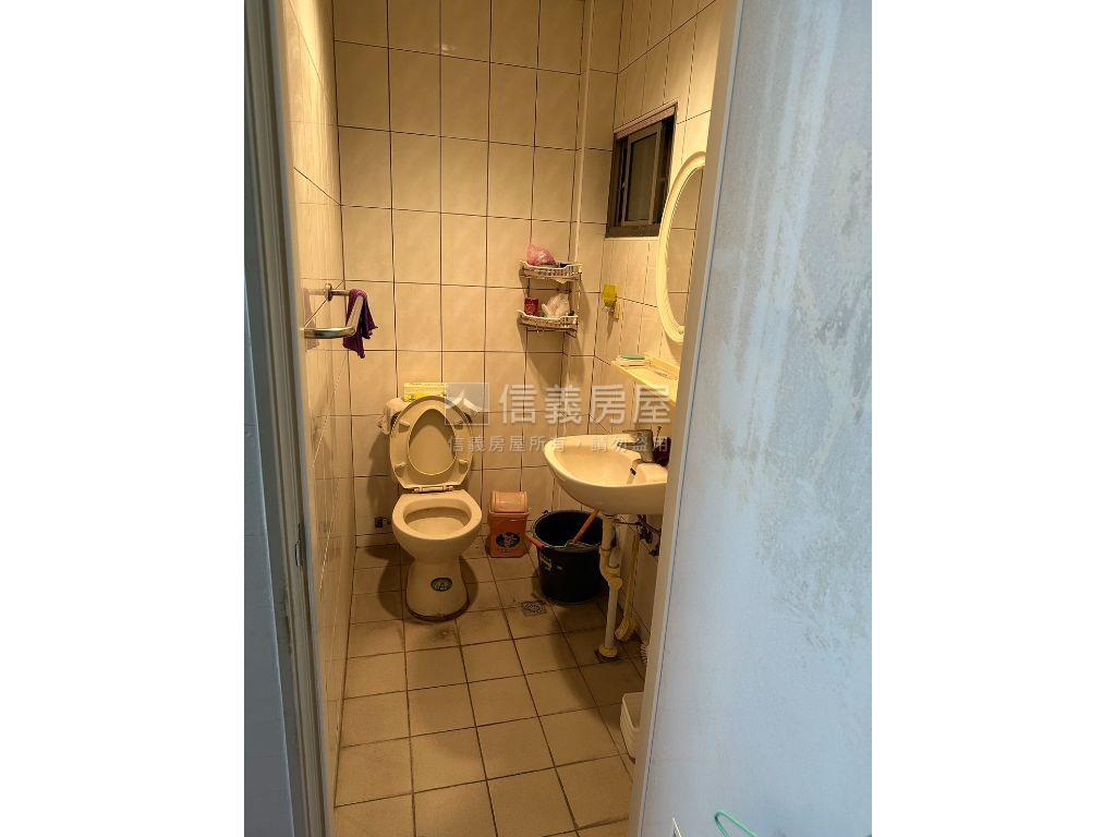 新仁七街稀有角間透天房屋室內格局與周邊環境