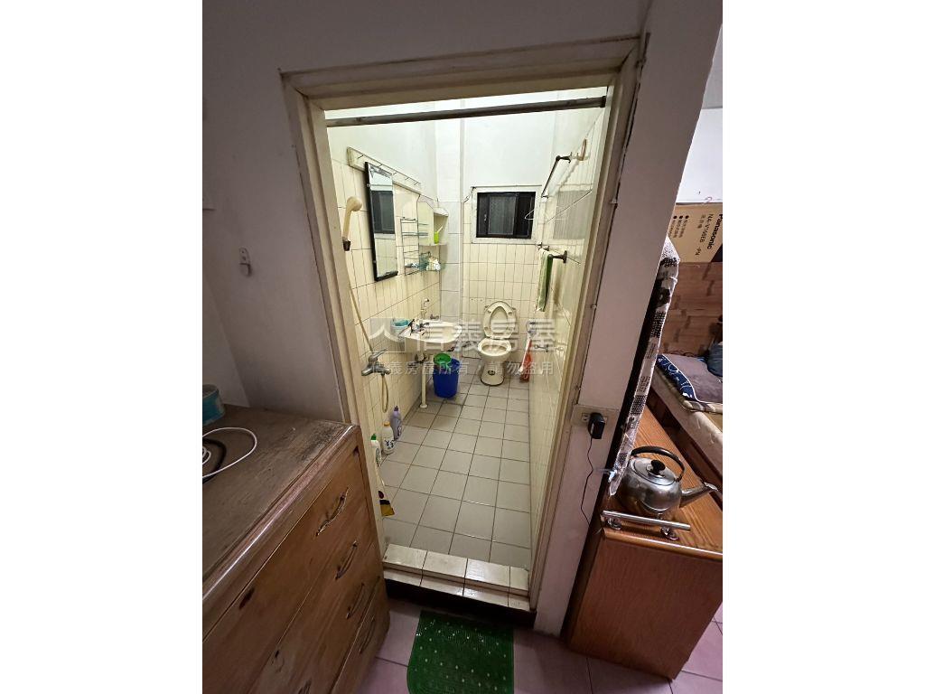 新仁七街稀有角間透天房屋室內格局與周邊環境