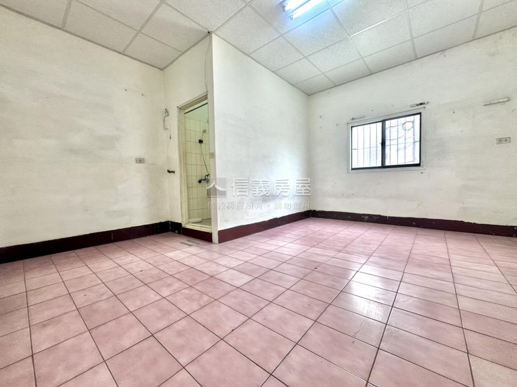 新仁七街稀有角間透天房屋室內格局與周邊環境