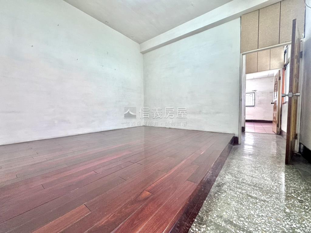新仁七街稀有角間透天房屋室內格局與周邊環境